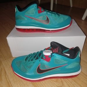 Nike Lebron IX Liverpool Reverse Lows Shoes NWT